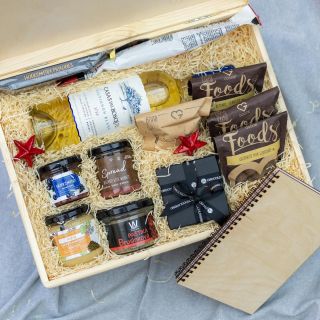 Ochutnej klid 🎁 Dárkový balíček, který vás zve k zastavení, vydechnutí a vychutnání výjimečných chutí v elegantním podání....