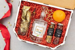 Mandarinkový gin? No jasně! 🍸🍊 Tento 🎁 je totální citrusová bomba. Voní, chutná a ještě krásně vypadá. Tak komu uděláš...