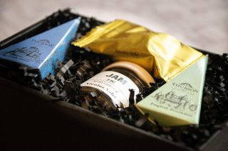 I malý dárek může udělat velký dojem. 🎁 Elegantně zabalené mini dárkové balíčky s pečlivě vybraným obsahem - ideální...